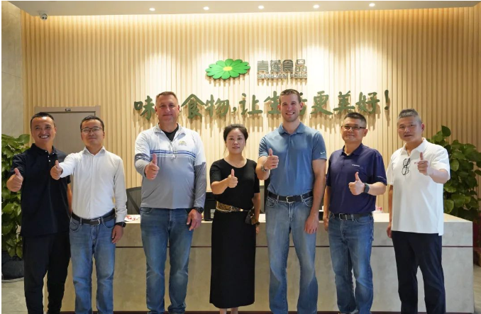 青蓮食品與派斯通簽約合作，打造浙江省最大的百萬(wàn)無(wú)抗黑豬生產(chǎn)體系